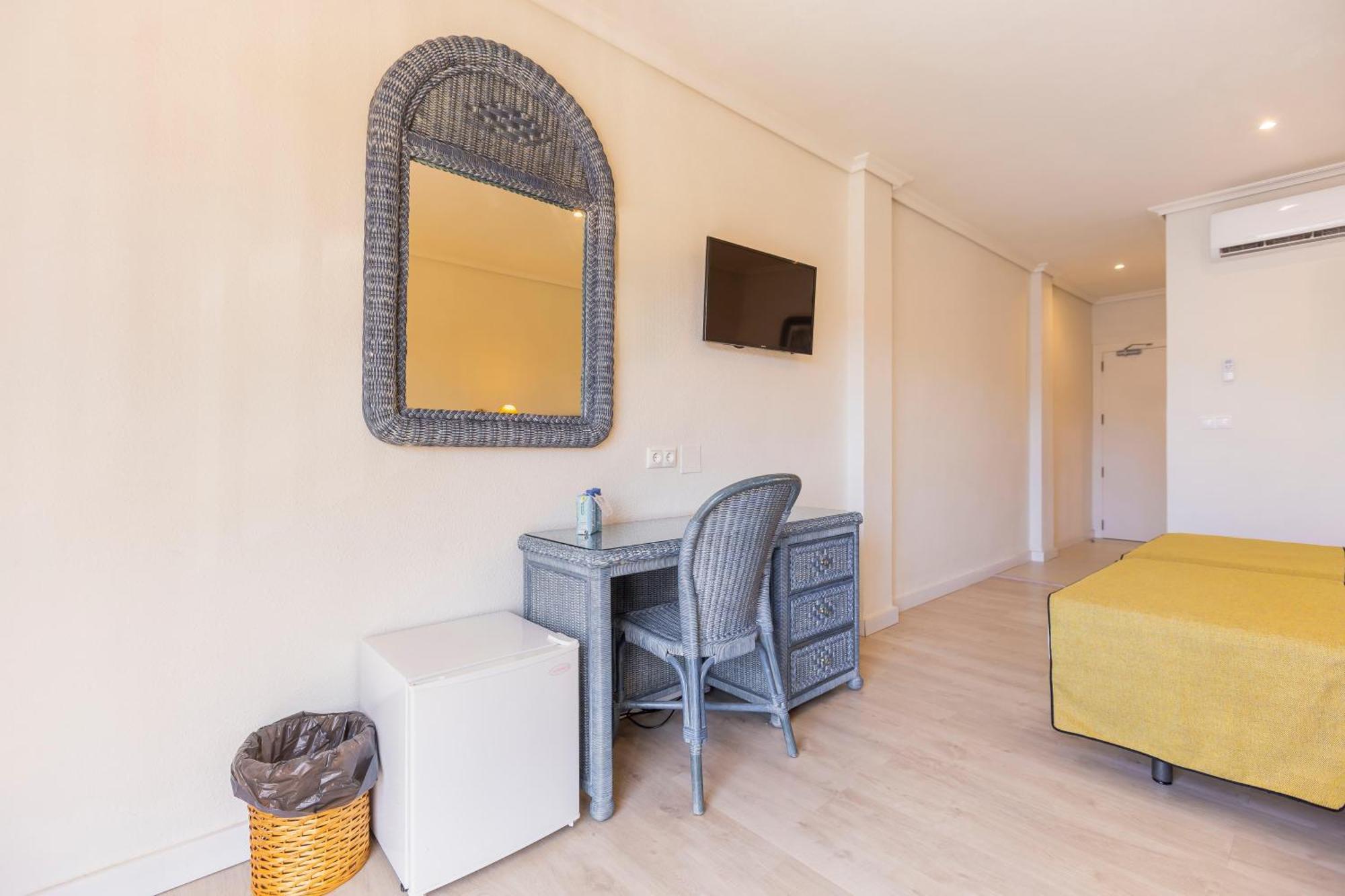 Standard Quadruple Room,1758637031:JPEG